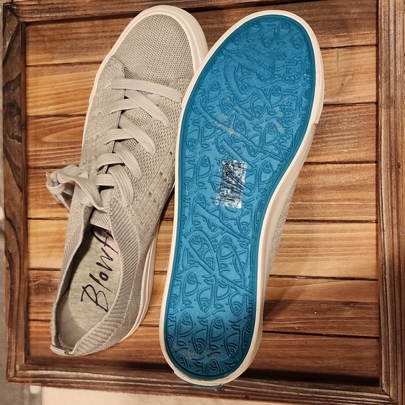 New! Blowfish sneakers - Picture 7 of 8